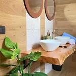 Con Vasca Idromassaggio Bed & Breakfast 4*