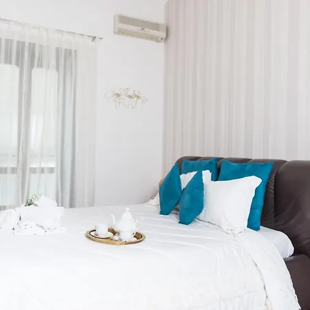 Bed & Breakfast Suite Room